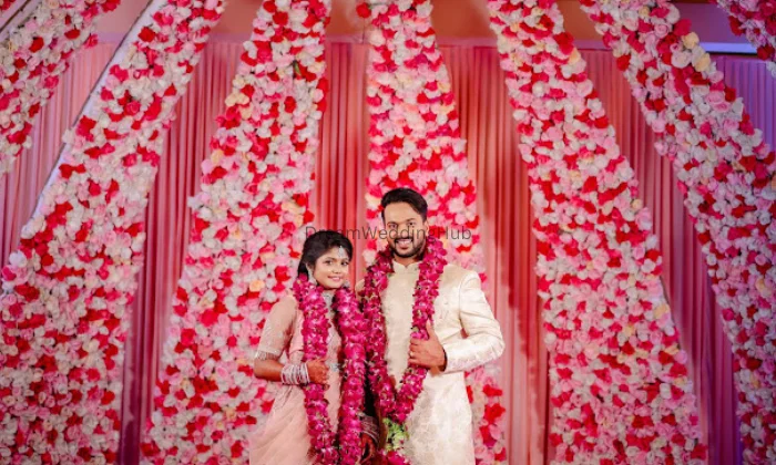 Web and Arts Best Wedding Candid Photography